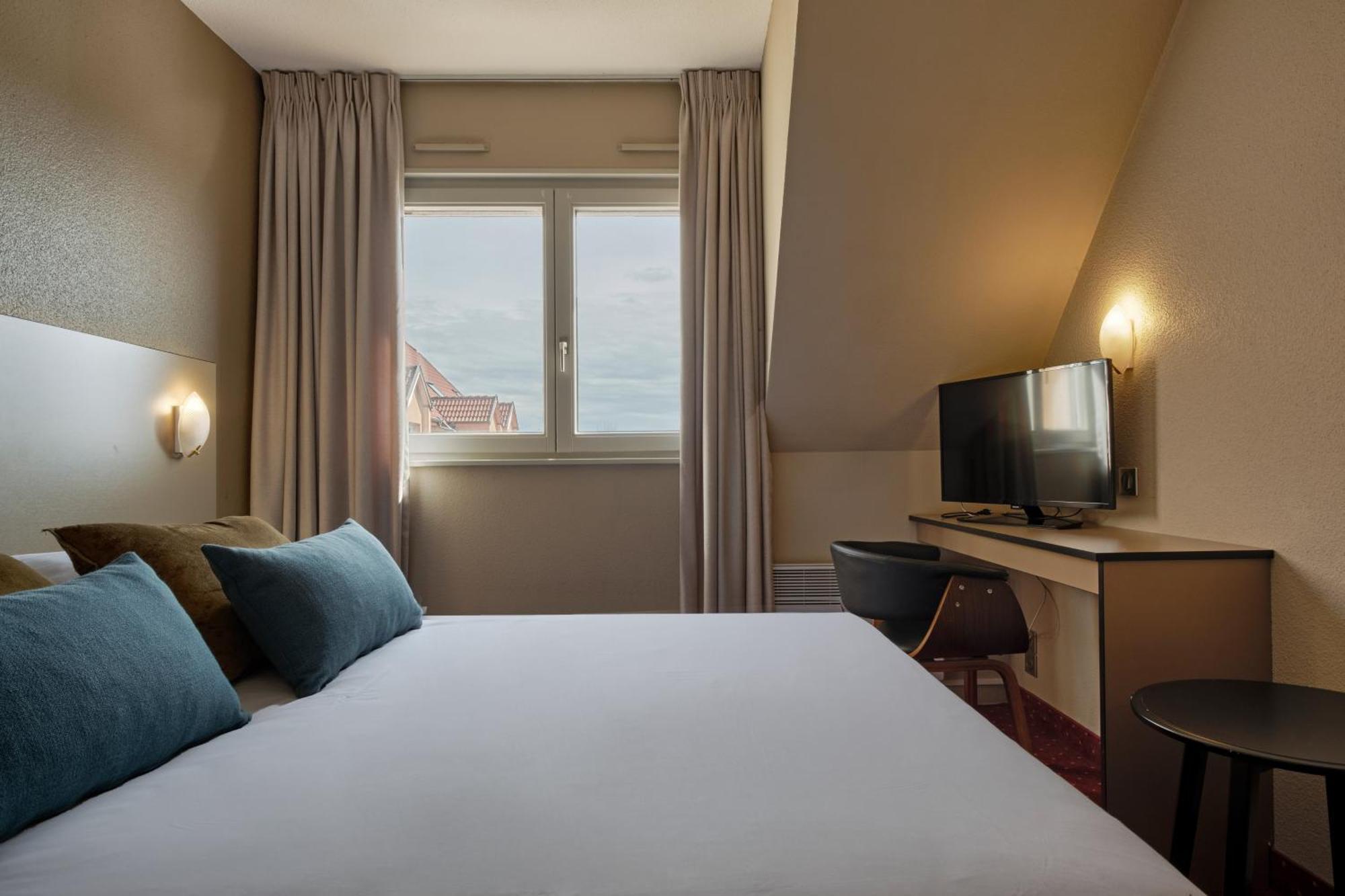 Hotel Restaurant Crystal Ерстайн Экстерьер фото