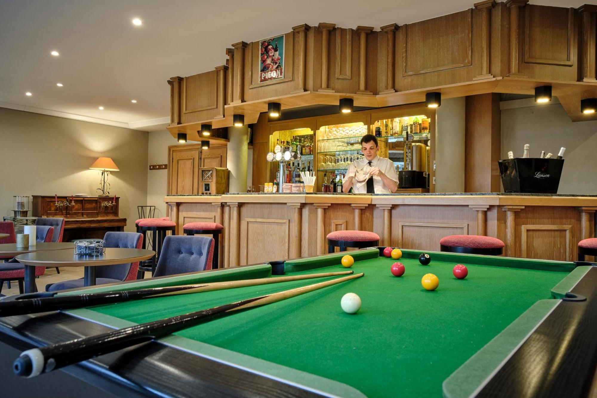 Hotel Restaurant Crystal Ерстайн Экстерьер фото